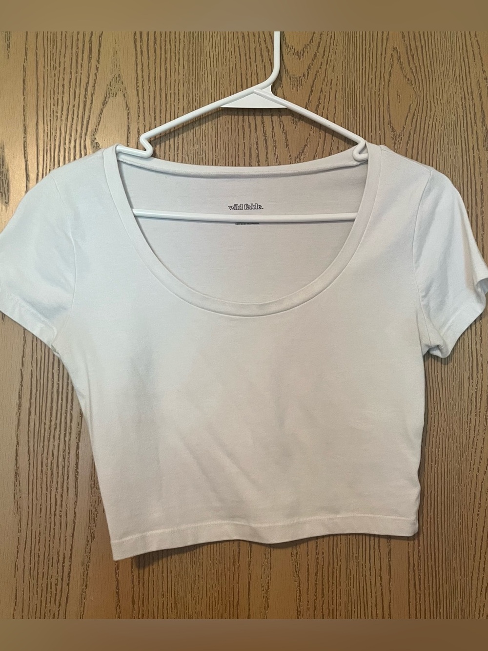 Wild Fable White Scoop Neck Crop Tee Size Small